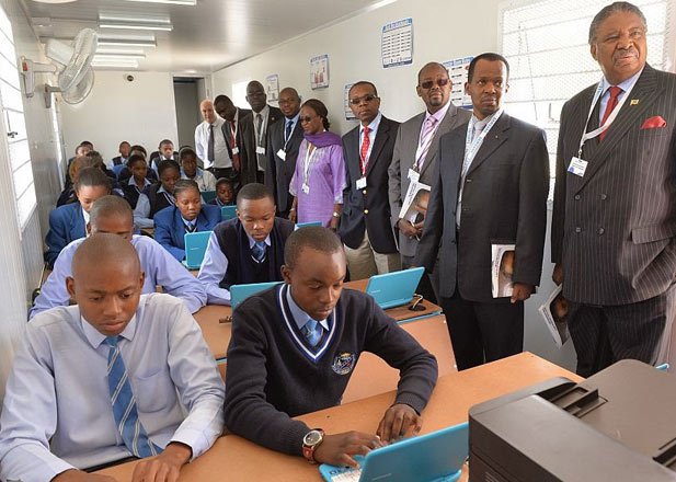 The Samsung Solar Internet School. Image credit:Craizydaisy.blogspot.com