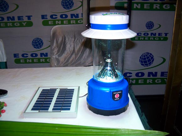 lantern1-100_5806 An Econet Solar Lantern