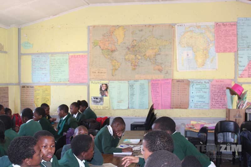 Education in ZImbabwe, Ministry of Education, Zimbabwean classrooms, School children Zimbabwe