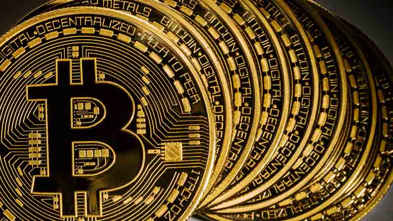 Cryptocurrecy, cash crisis, e-currency, blockchain, Bitcoin crash slump rise
