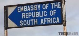 Directional sign to the Embassy of South Africa