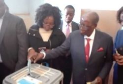 Robert Mugabe casting his vote in the Zimbabwean Election 2018