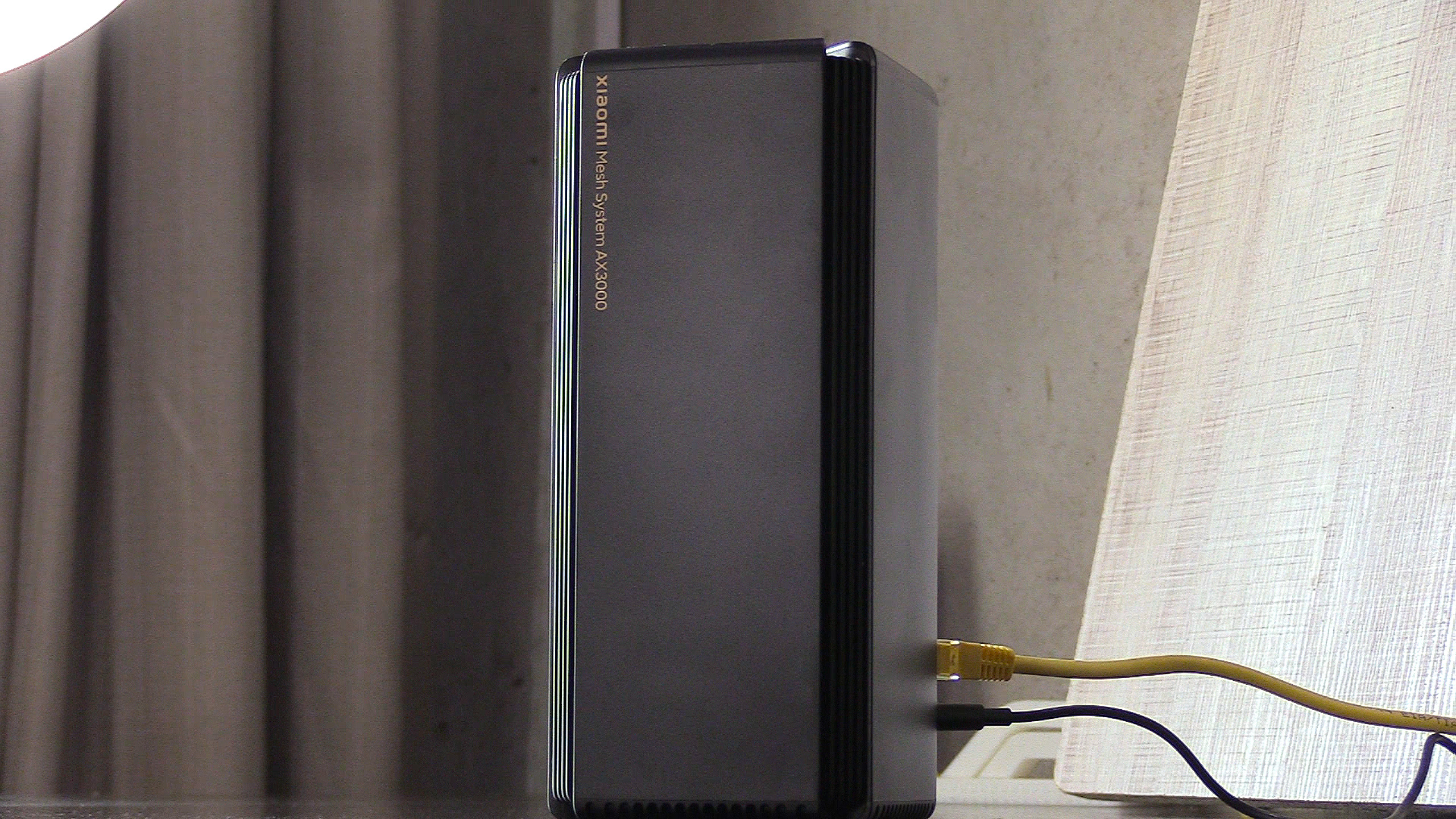 Xiaomi AX3000 Mesh router. A stealthy box with no unsightly